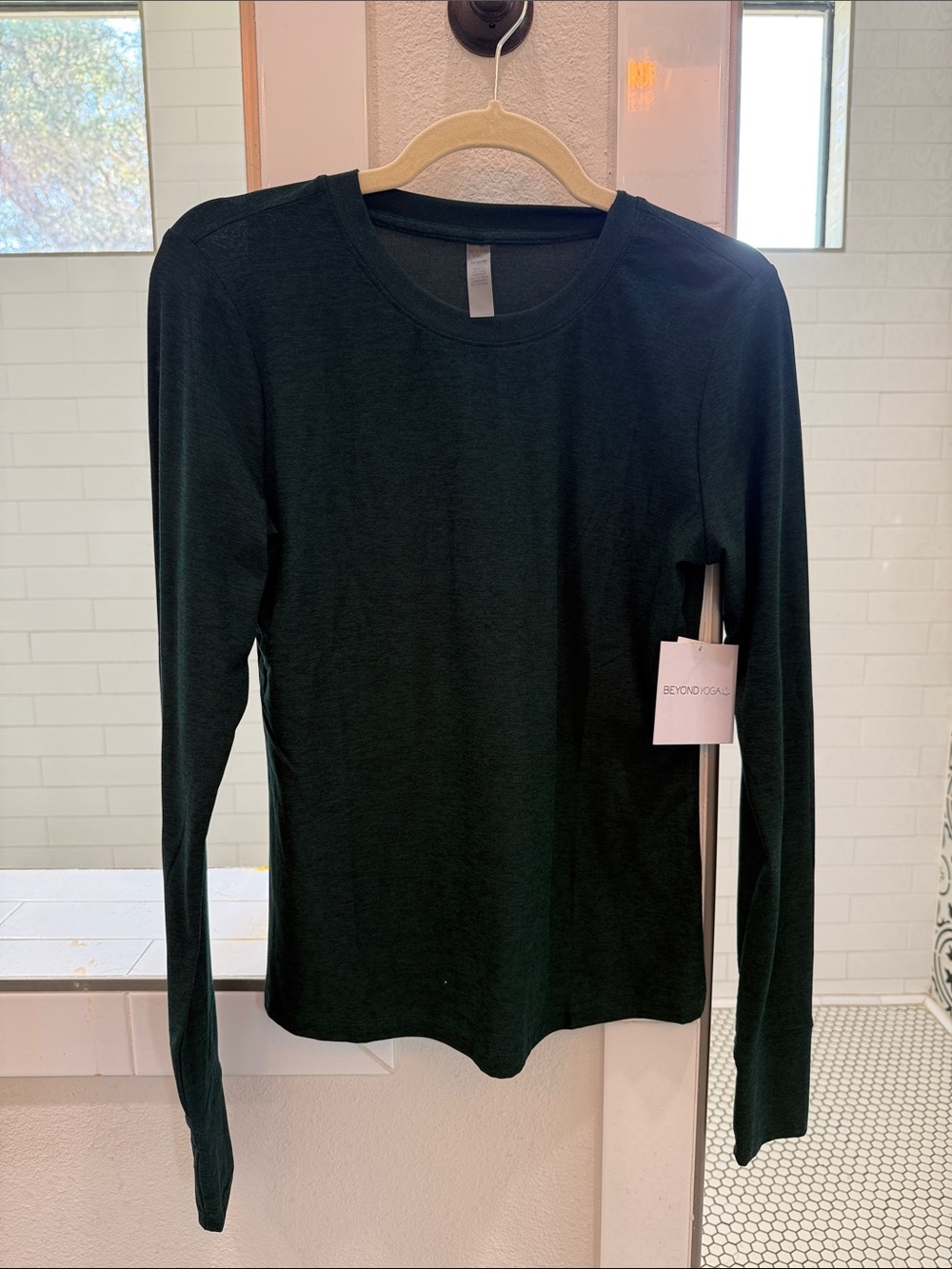 Beyond Yoga green heathered tee M NWT